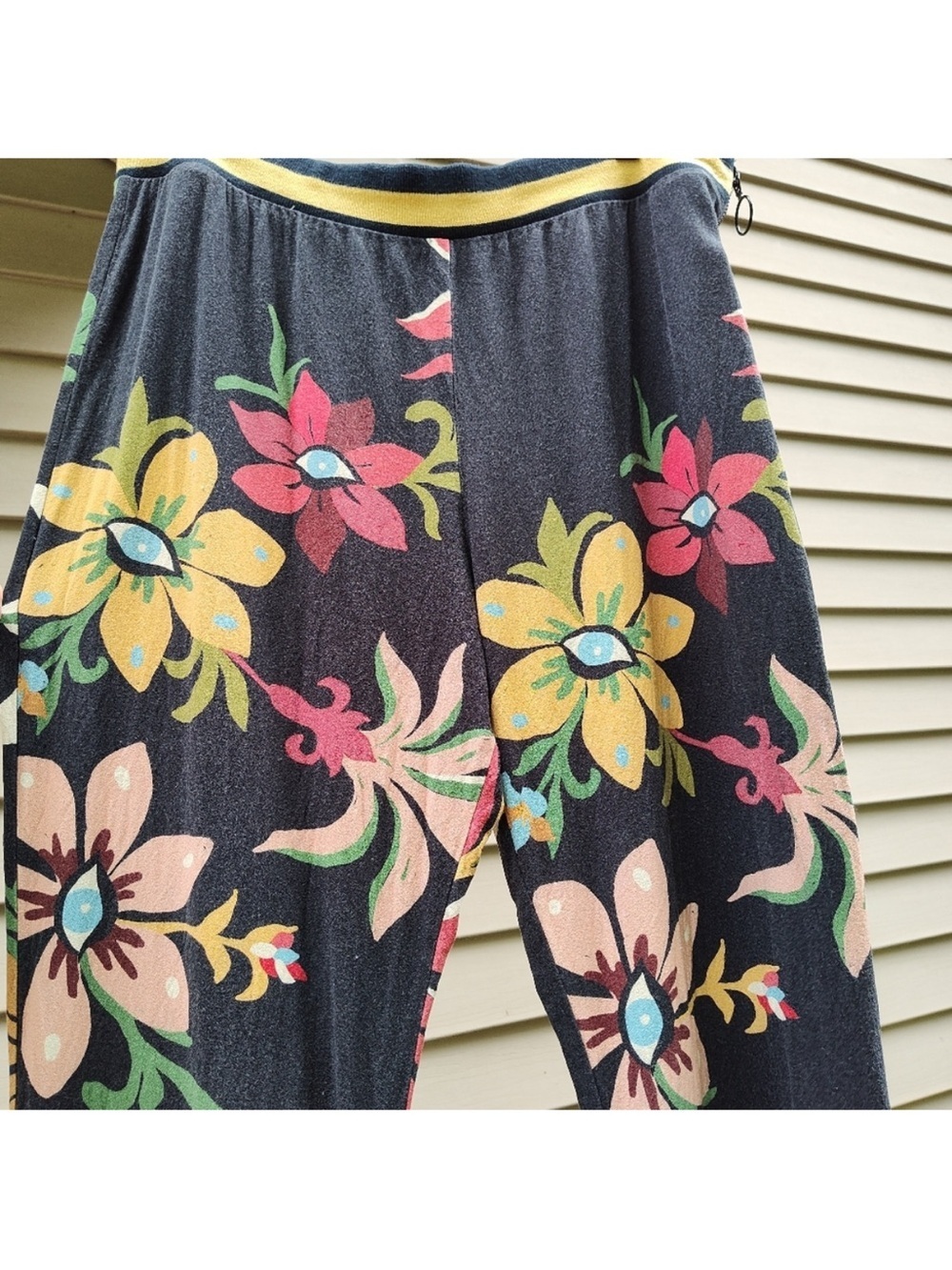 Farm Rio Flower Pants. - Picture 5 of 13